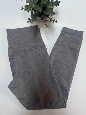 NWOT Aritzia TNA BUTTER Cheeky Hi-Rise
Legging Heathered Grey Size 10